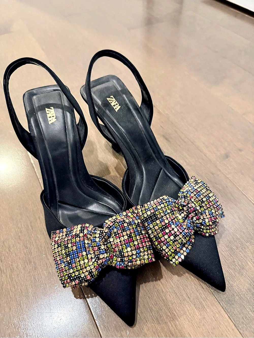 ZARA Rhinestone Bow Pointed-Toe Heels in Black